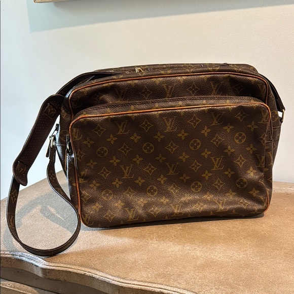 Louis Vuitton Migra Tour Messenger Bag - Picture 1 of 16